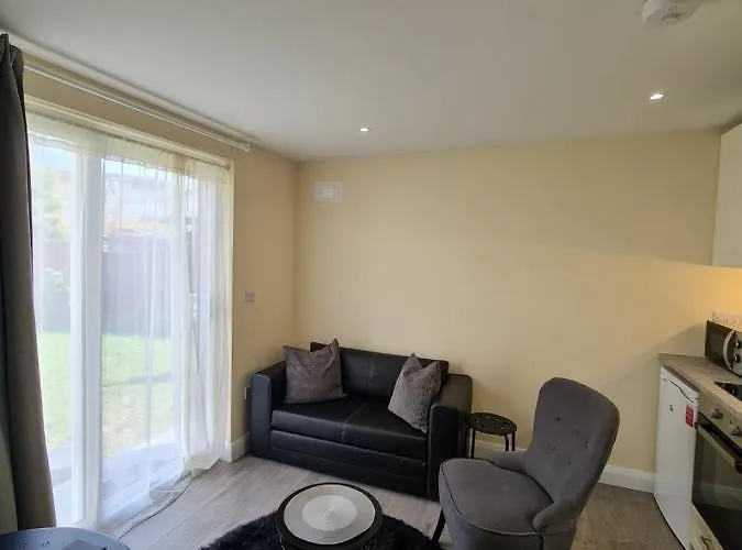 Cosy Self Contained Space Near Dublin Airport