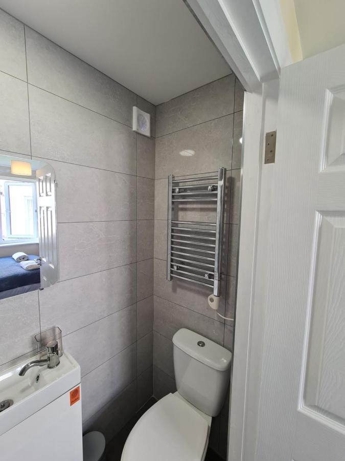 Cosy Self Contained Space Near Airport Apartment *